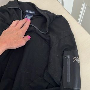 Arc black ski pullover